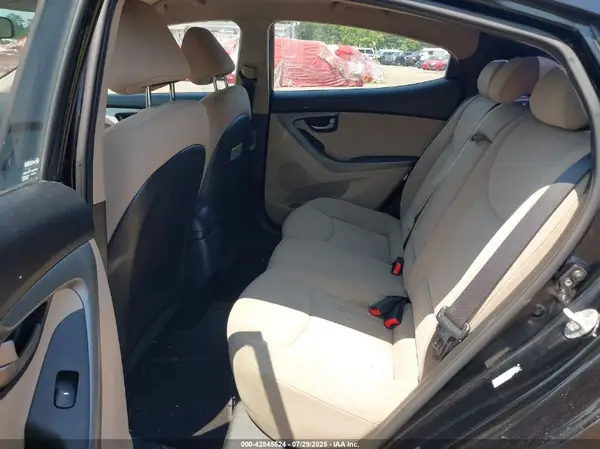 KMHDH4AE5GU579559 2016 HYUNDAI ELANTRA - Image 8
