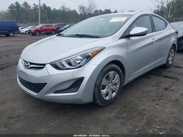 KMHDH4AE5GU581893 2016 HYUNDAI ELANTRA - Image 2