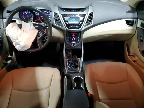 KMHDH4AE5GU584762 2016 HYUNDAI ELANTRA - Image 8