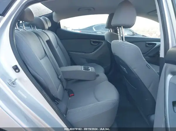 KMHDH4AE5GU589850 2016 HYUNDAI ELANTRA - Image 8