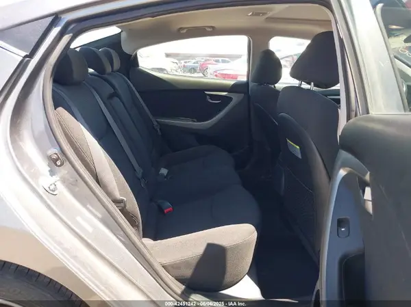 KMHDH4AE5GU603519 2016 HYUNDAI ELANTRA - Image 8