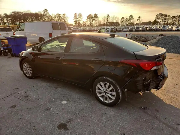 KMHDH4AE5GU607571 2016 HYUNDAI ELANTRA - Image 2