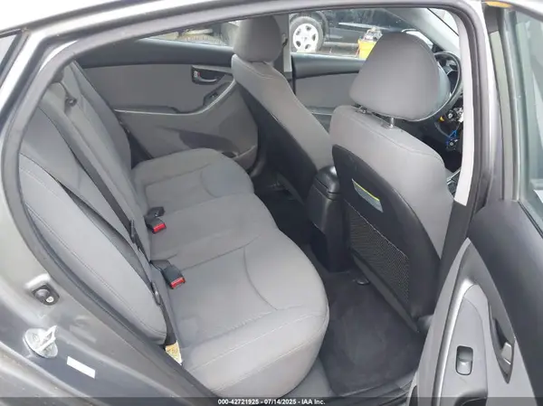 KMHDH4AE5GU621843 2016 HYUNDAI ELANTRA - Image 8