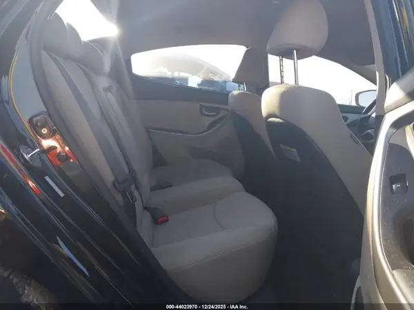 KMHDH4AE5GU635225 2016 HYUNDAI ELANTRA - Image 8