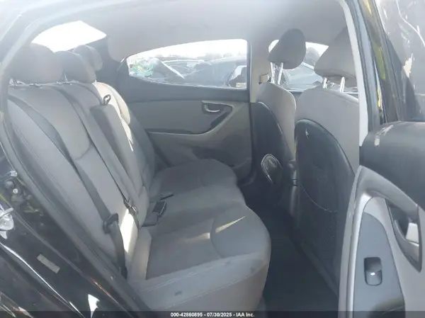 KMHDH4AE5GU645883 2016 HYUNDAI ELANTRA - Image 8
