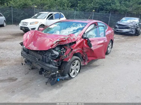 KMHDH4AE6GU479597 2016 HYUNDAI ELANTRA - Image 2