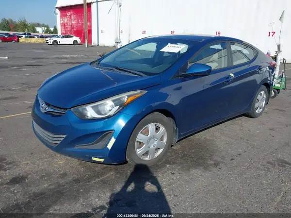 KMHDH4AE6GU489417 2016 HYUNDAI ELANTRA - Image 2