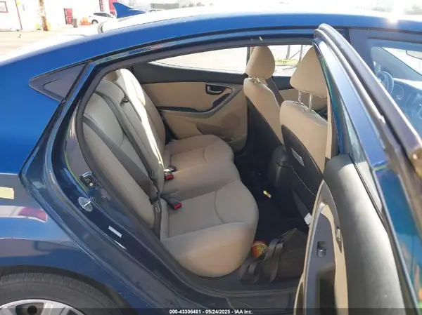 KMHDH4AE6GU489417 2016 HYUNDAI ELANTRA - Image 8