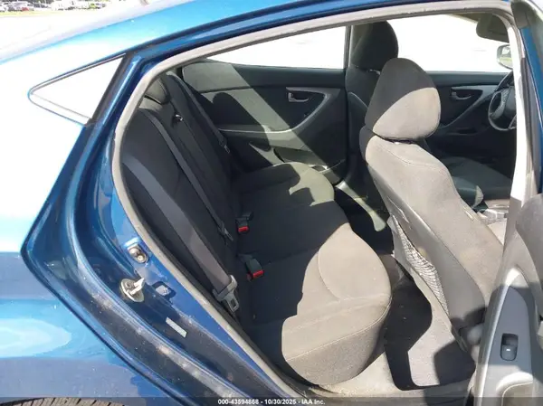 KMHDH4AE6GU565976 2016 HYUNDAI ELANTRA - Image 8