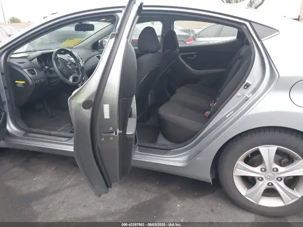 KMHDH4AE7GU487319 2016 HYUNDAI ELANTRA - Image 8
