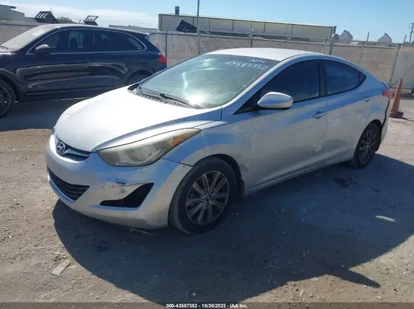 KMHDH4AE7GU487918 2016 HYUNDAI ELANTRA - Image 2