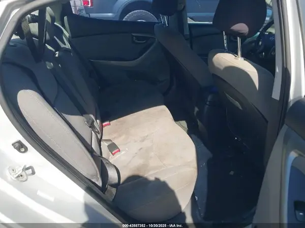 KMHDH4AE7GU487918 2016 HYUNDAI ELANTRA - Image 8
