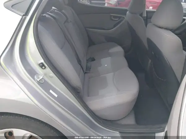 KMHDH4AE7GU500876 2016 HYUNDAI ELANTRA - Image 8