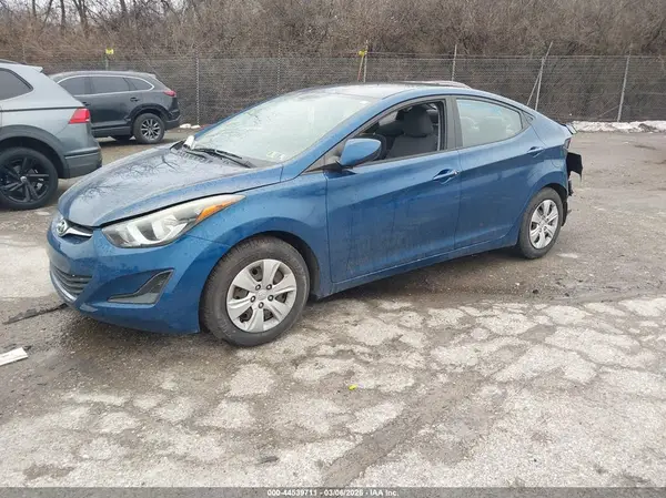 KMHDH4AE7GU525745 2016 HYUNDAI ELANTRA - Image 2