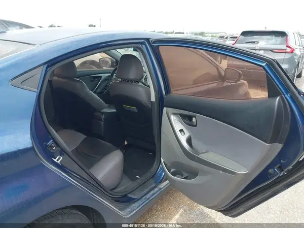 KMHDH4AE7GU543601 2016 HYUNDAI ELANTRA - Image 8
