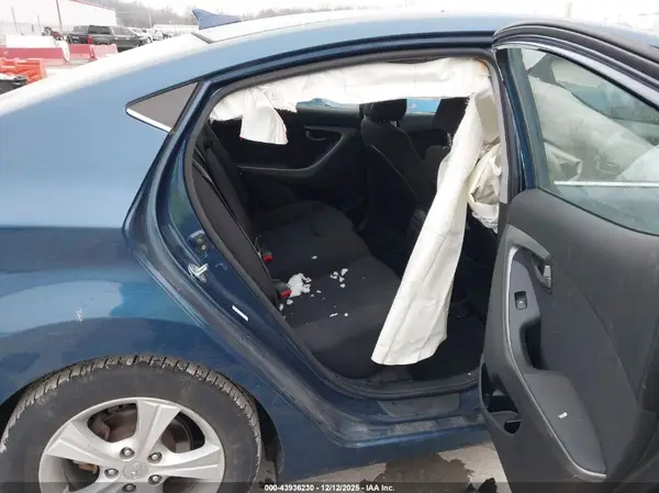 KMHDH4AE7GU558244 2016 HYUNDAI ELANTRA - Image 8