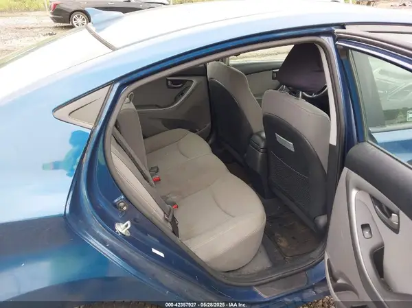 KMHDH4AE7GU571804 2016 HYUNDAI ELANTRA - Image 8