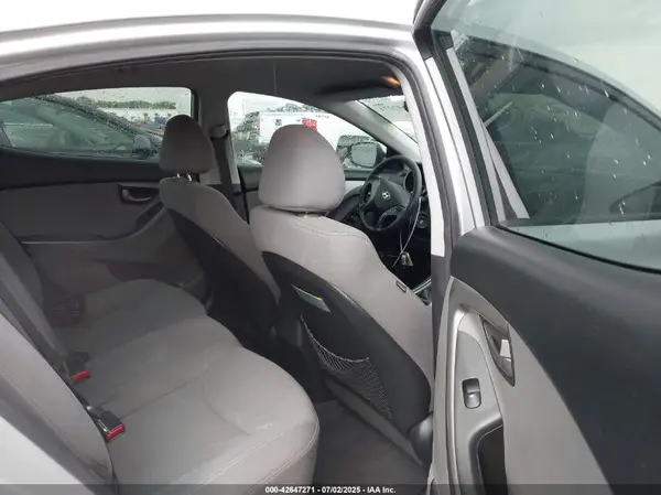 KMHDH4AE7GU573875 2016 HYUNDAI ELANTRA - Image 8