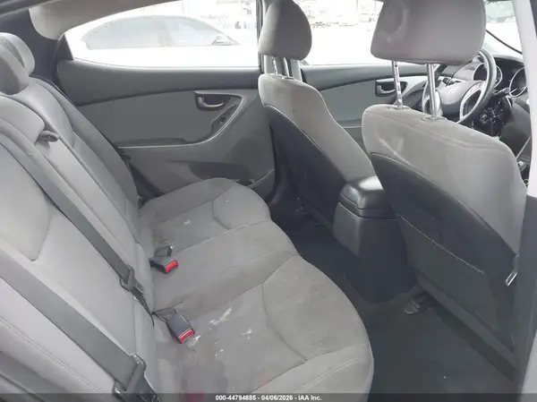 KMHDH4AE7GU581863 2016 HYUNDAI ELANTRA - Image 8