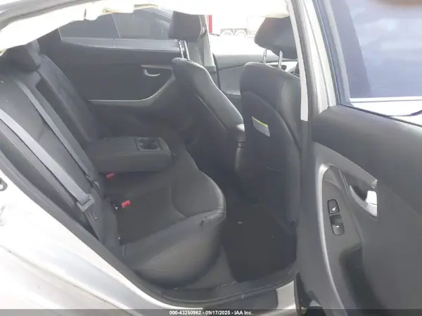 KMHDH4AE7GU587405 2016 HYUNDAI ELANTRA - Image 8