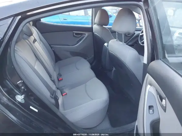 KMHDH4AE7GU601870 2016 HYUNDAI ELANTRA - Image 8