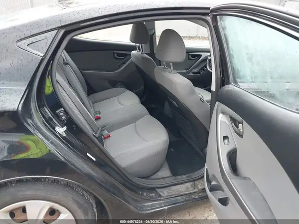 KMHDH4AE7GU647070 2016 HYUNDAI ELANTRA - Image 8