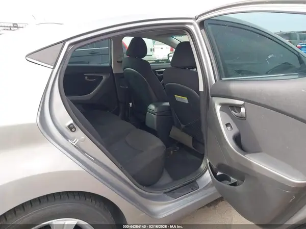 KMHDH4AE8GU484249 2016 HYUNDAI ELANTRA - Image 8