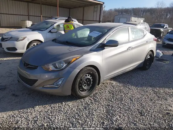 KMHDH4AE8GU484963 2016 HYUNDAI ELANTRA - Image 2