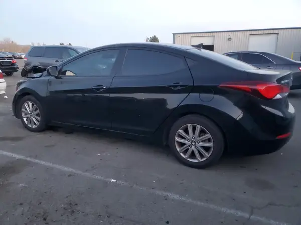 KMHDH4AE8GU490679 2016 HYUNDAI ELANTRA - Image 2