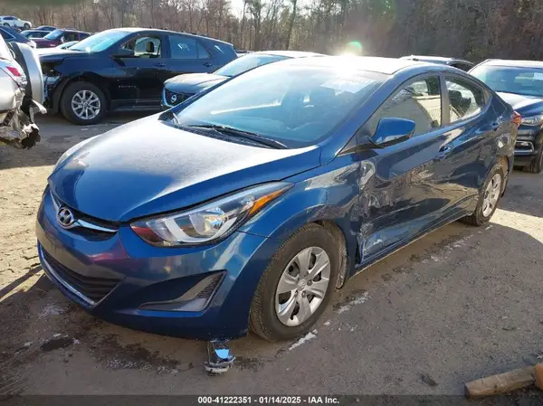 KMHDH4AE8GU517699 2016 HYUNDAI ELANTRA - Image 2