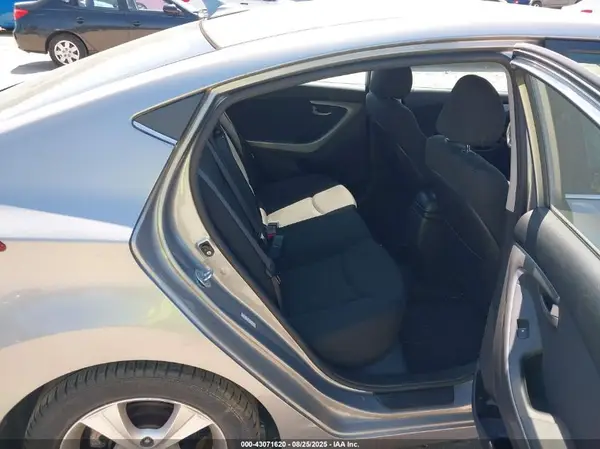KMHDH4AE8GU520358 2016 HYUNDAI ELANTRA - Image 8