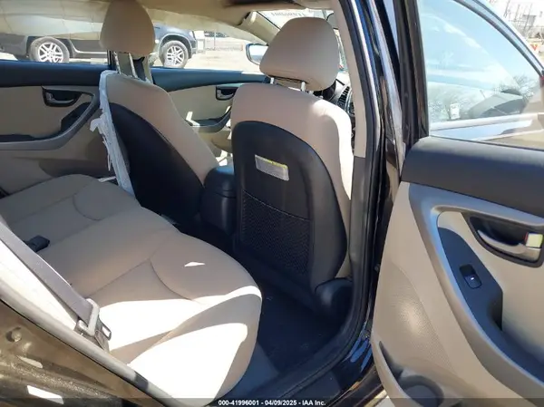 KMHDH4AE8GU520893 2016 HYUNDAI ELANTRA - Image 8