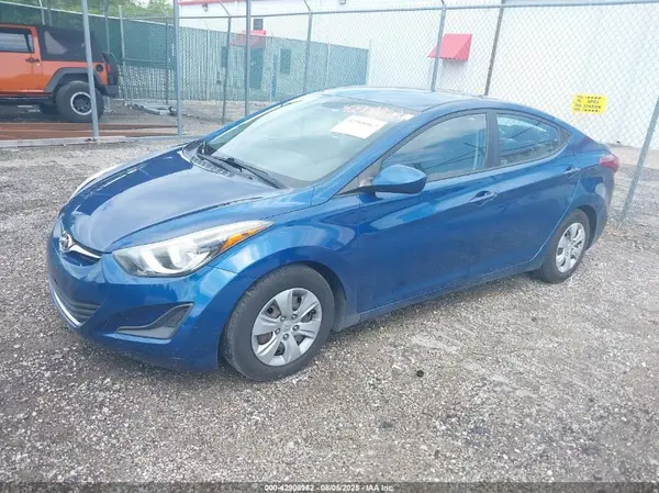 KMHDH4AE8GU525804 2016 HYUNDAI ELANTRA - Image 2