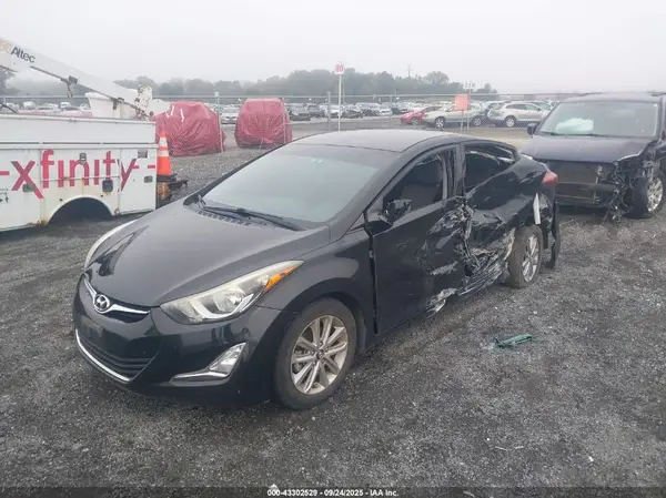 KMHDH4AE8GU541873 2016 HYUNDAI ELANTRA - Image 2