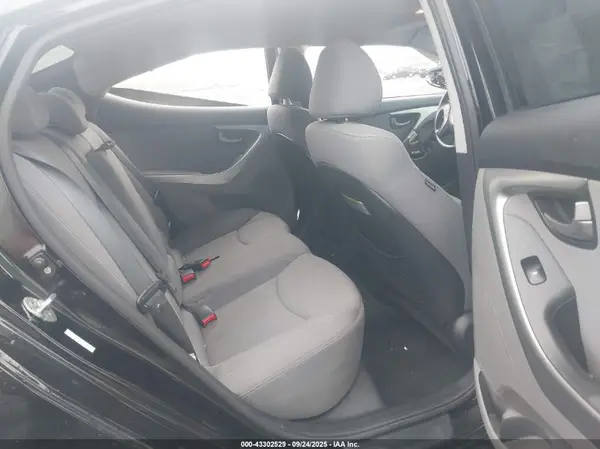 KMHDH4AE8GU541873 2016 HYUNDAI ELANTRA - Image 8
