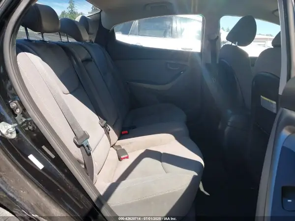 KMHDH4AE8GU543025 2016 HYUNDAI ELANTRA - Image 8