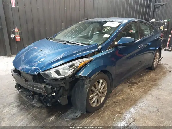 KMHDH4AE8GU544773 2016 HYUNDAI ELANTRA - Image 2
