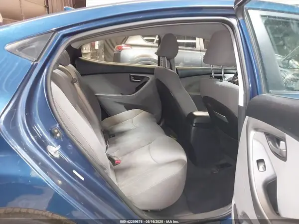 KMHDH4AE8GU544773 2016 HYUNDAI ELANTRA - Image 8