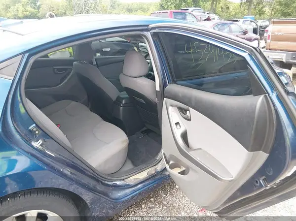 KMHDH4AE8GU557118 2016 HYUNDAI ELANTRA - Image 8