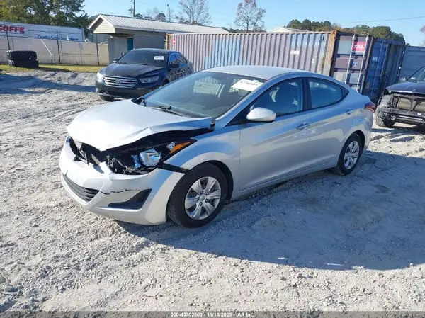 KMHDH4AE8GU575778 2016 HYUNDAI ELANTRA - Image 2