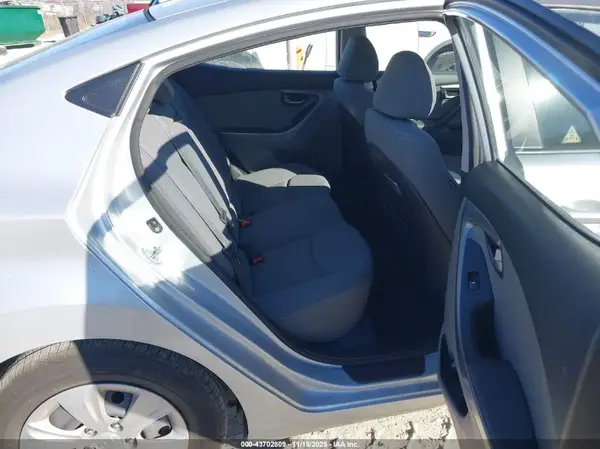 KMHDH4AE8GU575778 2016 HYUNDAI ELANTRA - Image 8