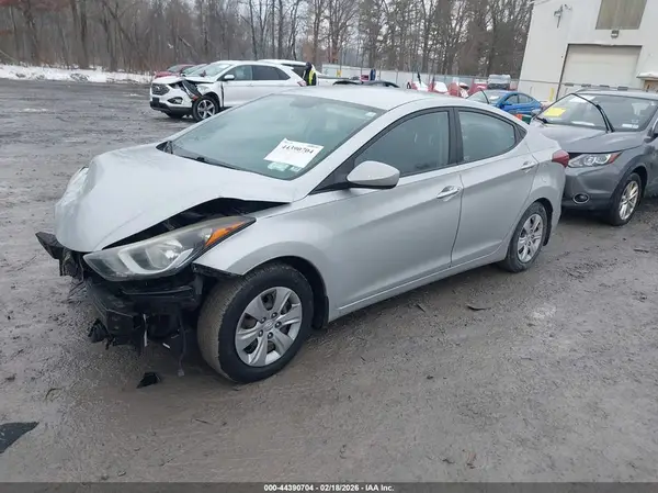 KMHDH4AE8GU579507 2016 HYUNDAI ELANTRA - Image 2