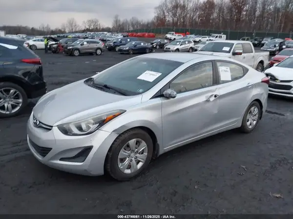 KMHDH4AE8GU579524 2016 HYUNDAI ELANTRA - Image 2