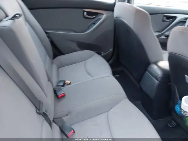 KMHDH4AE8GU579524 2016 HYUNDAI ELANTRA - Image 8
