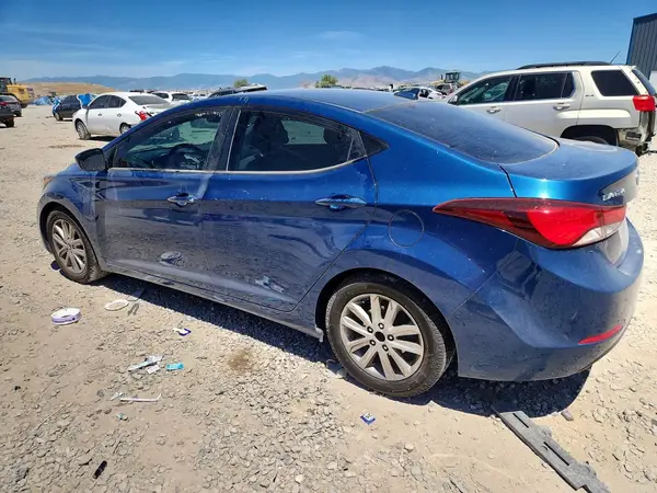 KMHDH4AE8GU586893 2016 HYUNDAI ELANTRA - Image 2