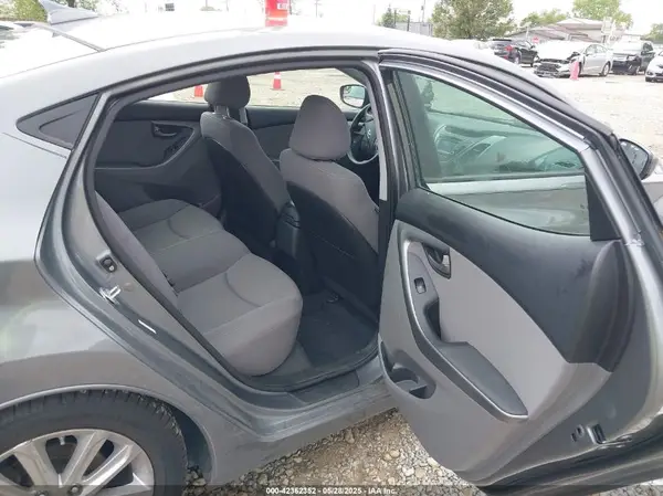 KMHDH4AE8GU598641 2016 HYUNDAI ELANTRA - Image 8