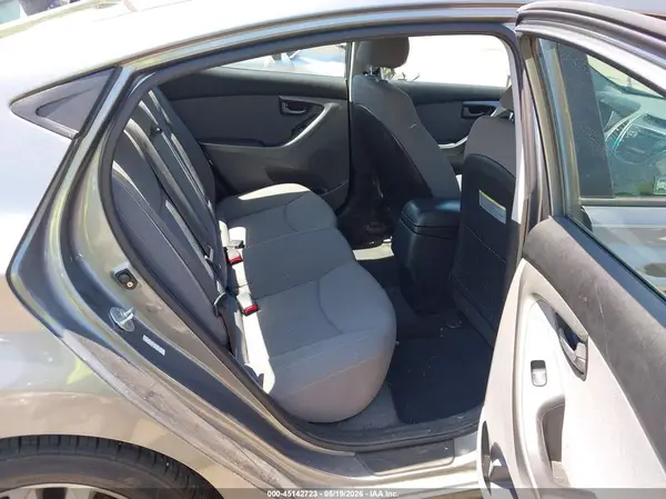 KMHDH4AE8GU623571 2016 HYUNDAI ELANTRA - Image 8