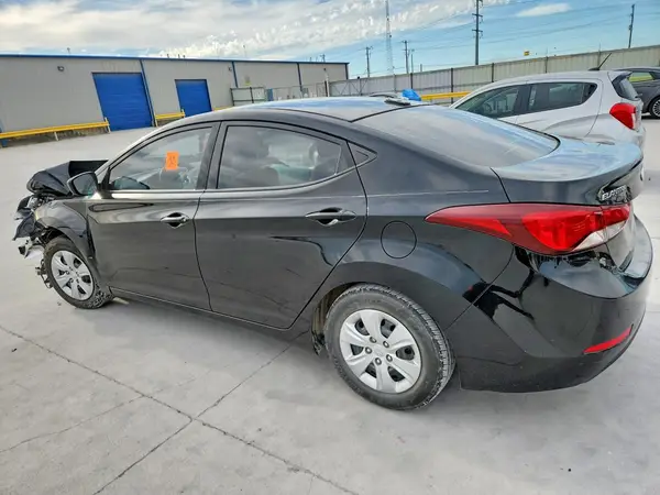 KMHDH4AE8GU636532 2016 HYUNDAI ELANTRA - Image 2