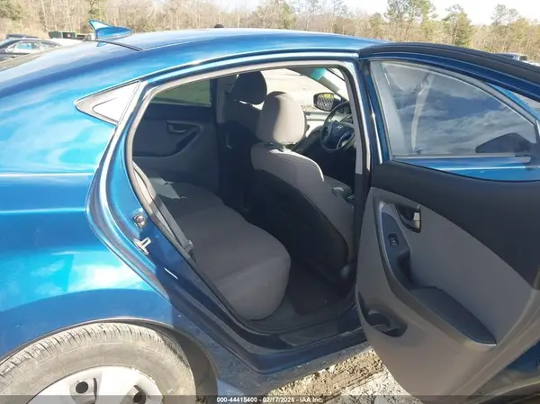 KMHDH4AE8GU643299 2016 HYUNDAI ELANTRA - Image 8