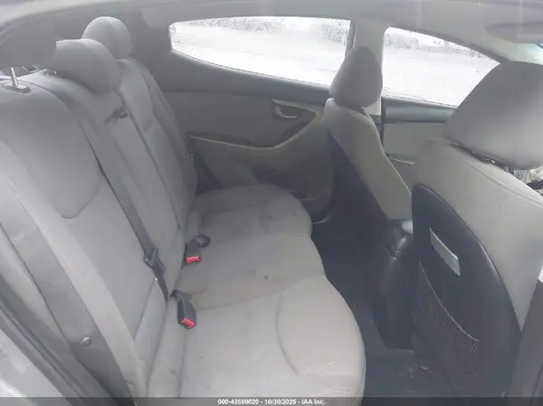 KMHDH4AE9GU542708 2016 HYUNDAI ELANTRA - Image 8